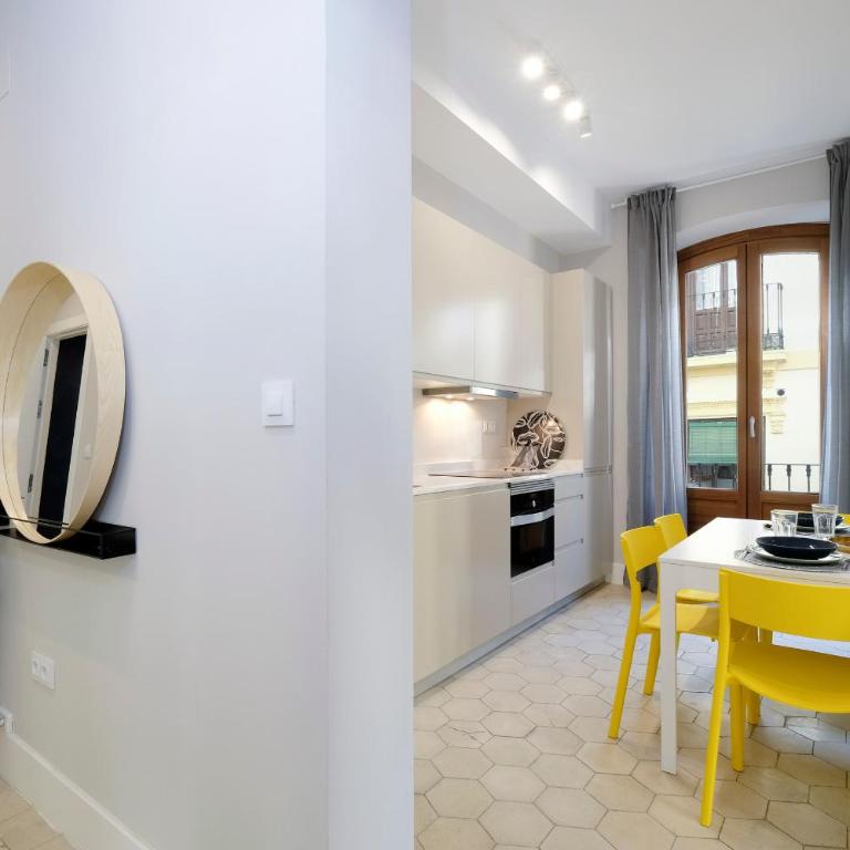 tuGuest Placeta de San Gil Apartments - Two-Bedroom Apartment - 10