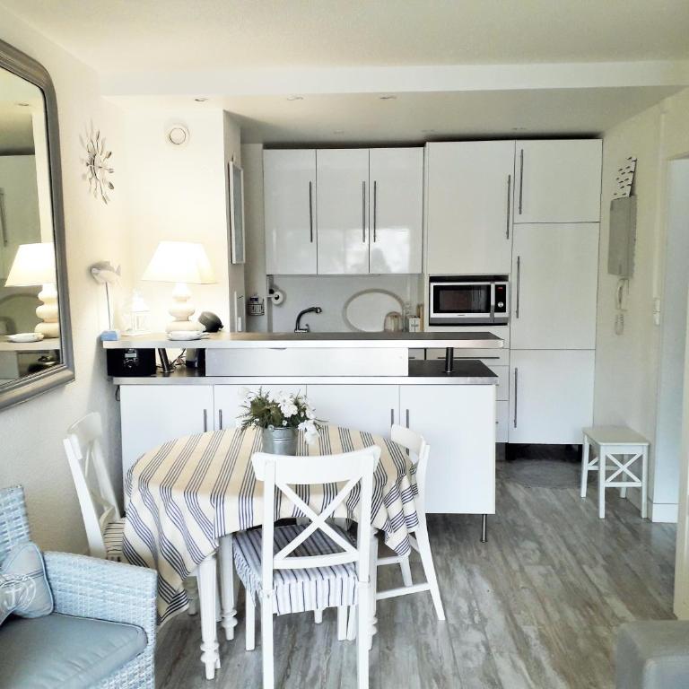 B13 Appartement avec Parking proche Plage - One-Bedroom Apartment - 3