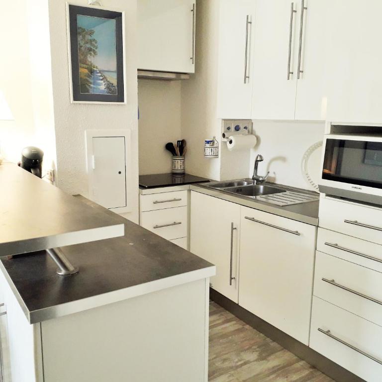 B13 Appartement avec Parking proche Plage - One-Bedroom Apartment - 7