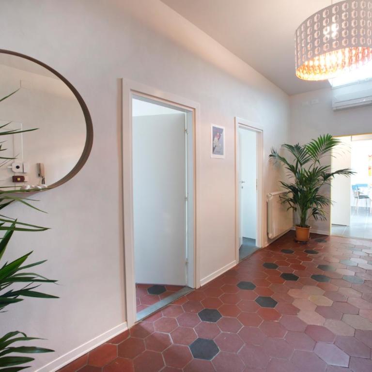 Florence Oasis - Deluxe Double or Twin Room - 2