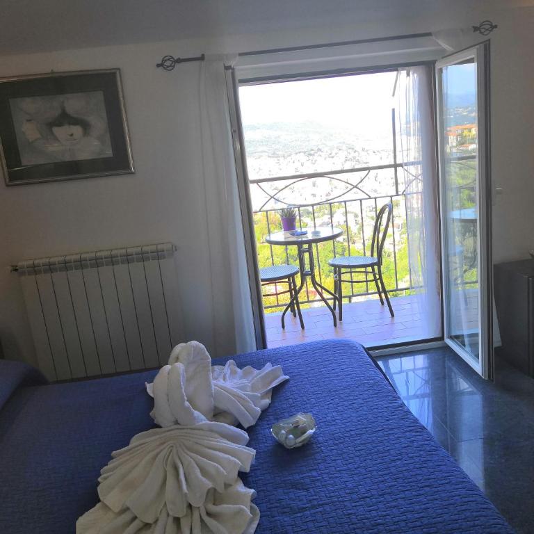 Villa Patrizia - Camera Matrimoniale Deluxe con Bagno Privato e Vista Mare - 11