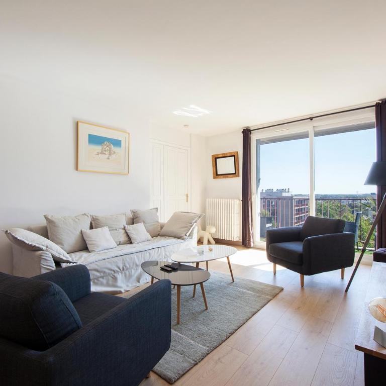 T4 refait à neuf Rennes, 3 ch. parking, 2 balcons. - Three-Bedroom Apartment - 1