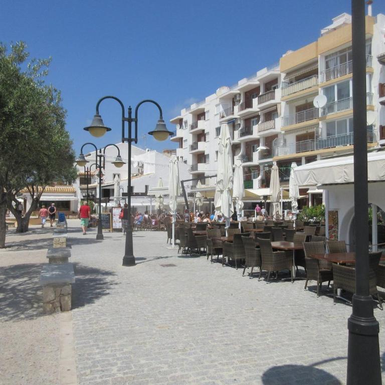 Casa Cadiz - Three-Bedroom House - 38