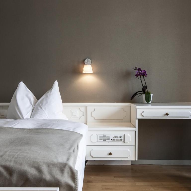 Romantik Hotel Schweizerhof & Spa Flims - Doppelzimmer mit Queensize-Bett - 3