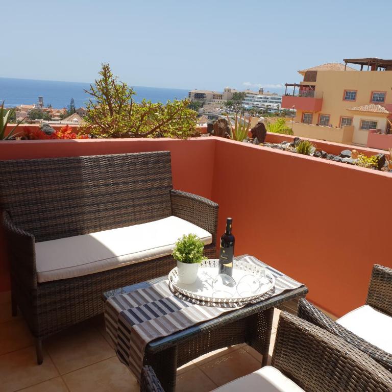 Terrazas del Duque 2, terrace, sea view, only 300 m to beach, heated pool, wifi internet, dishwasher, washing machine - Apartamento con vistas al mar - 2
