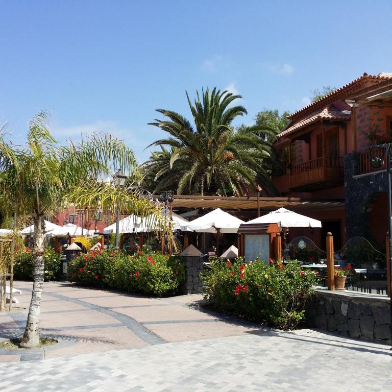 Terrazas del Duque 2, terrace, sea view, only 300 m to beach, heated pool, wifi internet, dishwasher, washing machine - Apartamento con vistas al mar - 47