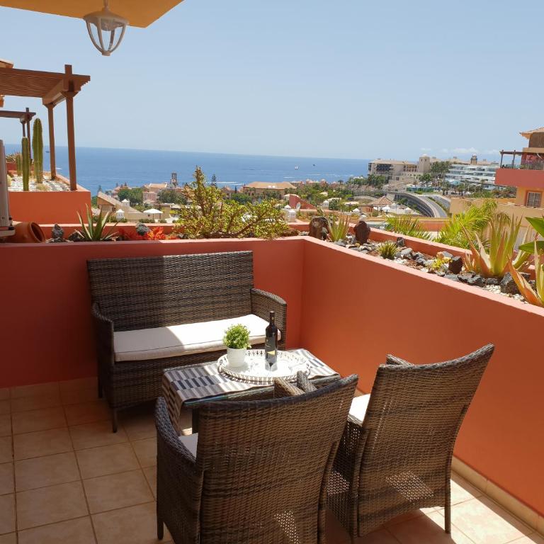 Terrazas del Duque 2, terrace, sea view, only 300 m to beach, heated pool, wifi internet, dishwasher, washing machine - Apartamento con vistas al mar - 33