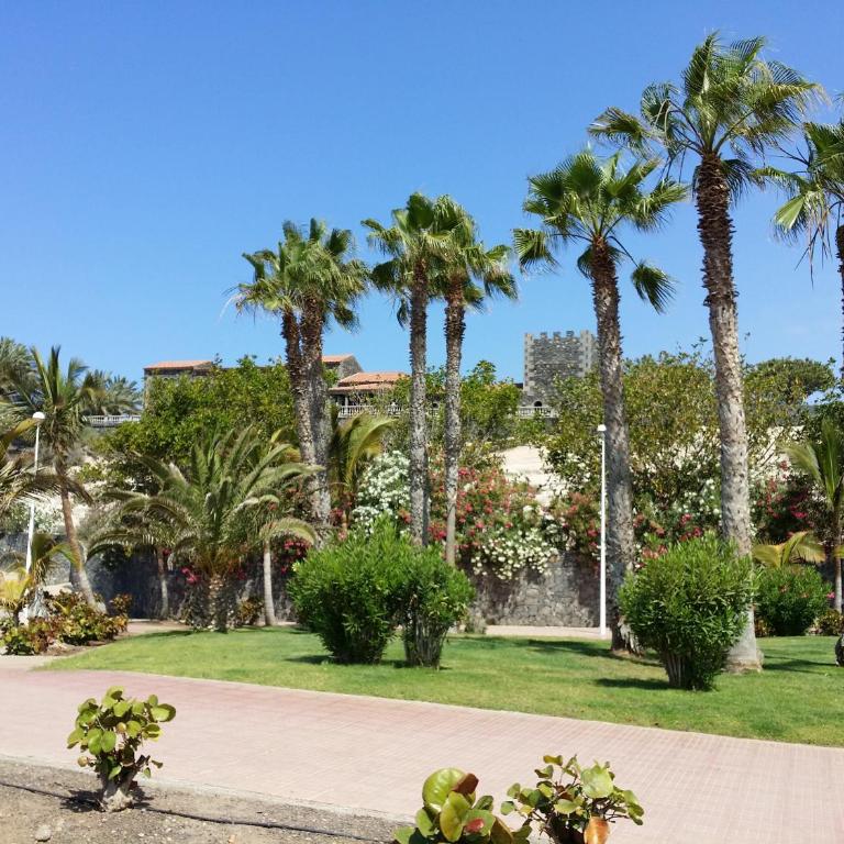 Terrazas del Duque 2, terrace, sea view, only 300 m to beach, heated pool, wifi internet, dishwasher, washing machine - Apartamento con vistas al mar - 48
