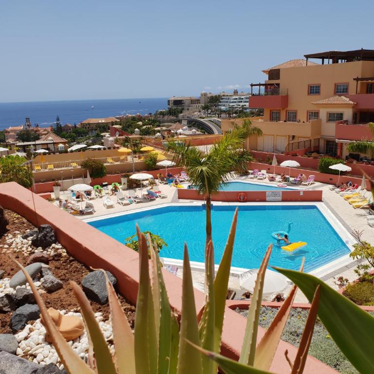 Terrazas del Duque 2, terrace, sea view, only 300 m to beach, heated pool, wifi internet, dishwasher, washing machine - Apartamento con vistas al mar - 1