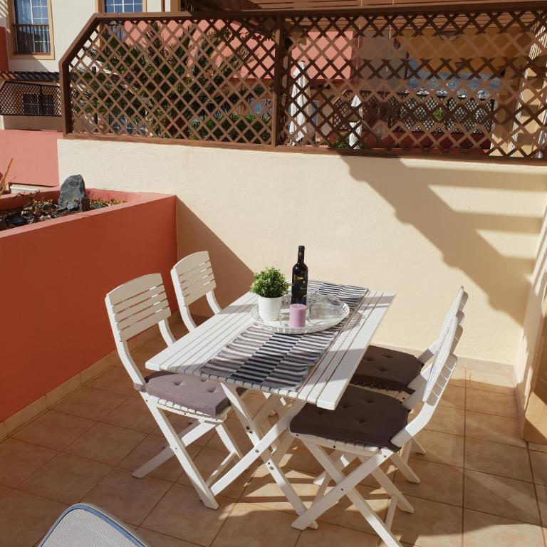 Terrazas del Duque 2, terrace, sea view, only 300 m to beach, heated pool, wifi internet, dishwasher, washing machine - Apartamento con vistas al mar - 37