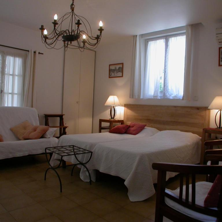 Les Studios de la Madeleine - Studio avec Kitchenette et Terrasse - 6