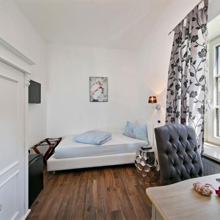 Garni Villa Tyrol - Adults Only - Camera Singola Piccola - 11