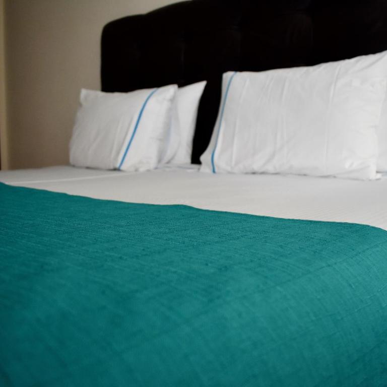 Country Hotel & Suites - Suite Doble Estándar - 3