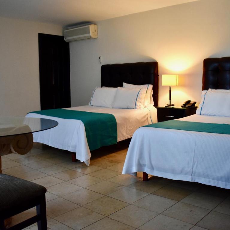 Country Hotel & Suites - Habitación Doble Estándar - 2 camas - 7