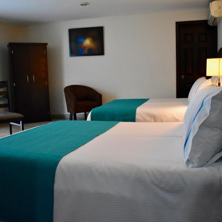 Country Hotel & Suites - Habitación Doble Estándar - 2 camas - 8