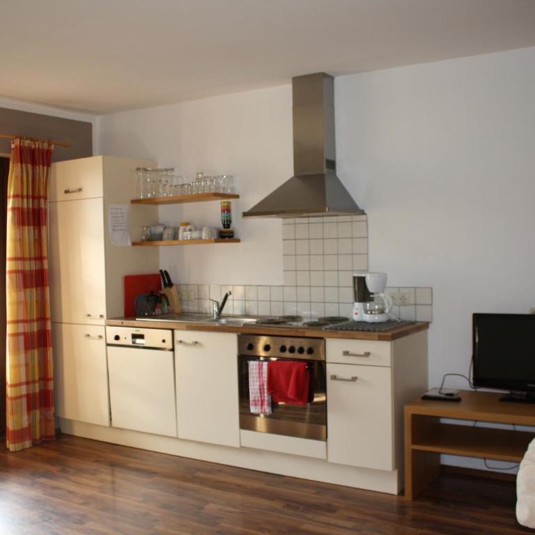 Appartementhaus Bergblick - Standard Apartment mit 2 Schlafzimmern und Balkon - 2. Stock - 3