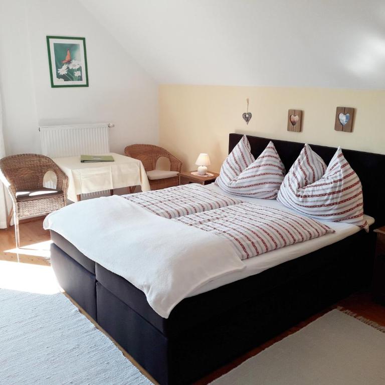 Bergbauernhof Stauder - Hirschbergalpakas - Doppelzimmer mit Balkon - 2
