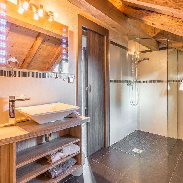 Les Edelweiss Mont-Blanc - Gîte Classé 3 Etoiles - Suite con Vista Montagna - 7