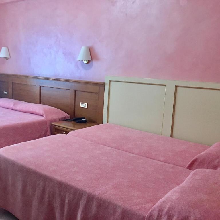 Hotel Sporting - Habitación Familiar (2 adultos y 2 niños) - 2