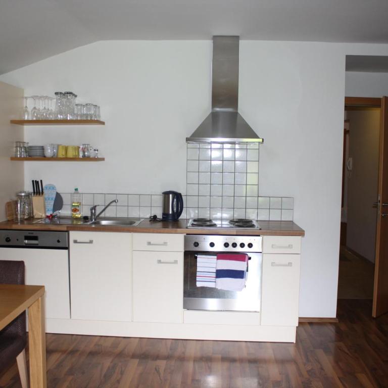 Appartementhaus Bergblick - Standard Apartment mit 2 Schlafzimmern und Balkon - 2. Stock - 7