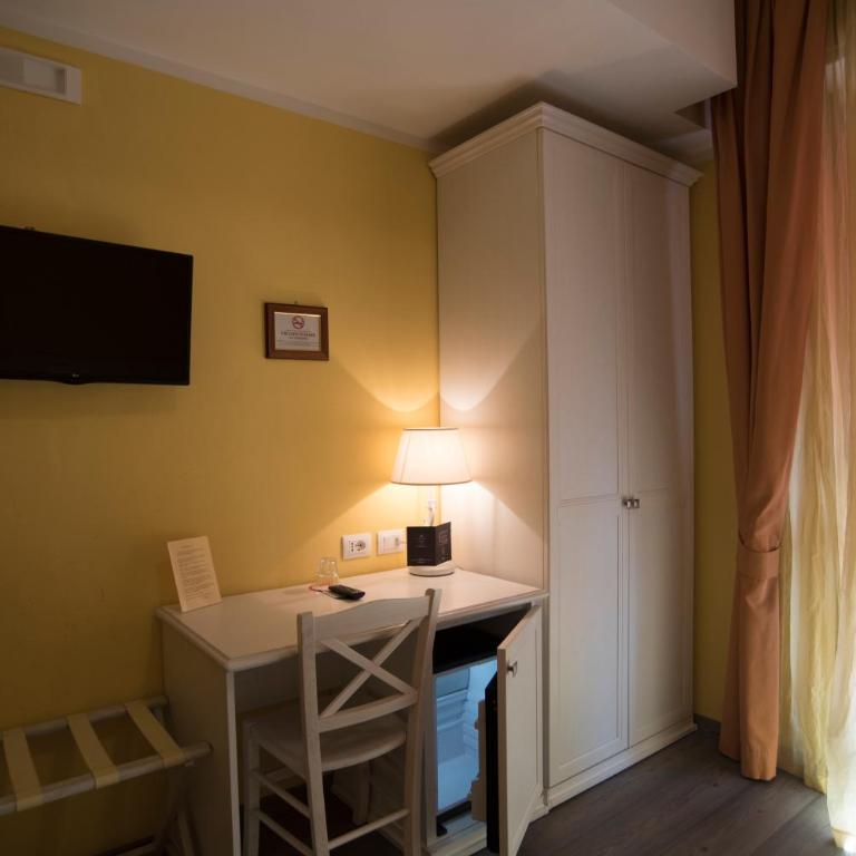 Hotel Marisa - Camera Matrimoniale/Doppia con Letti Singoli - 8