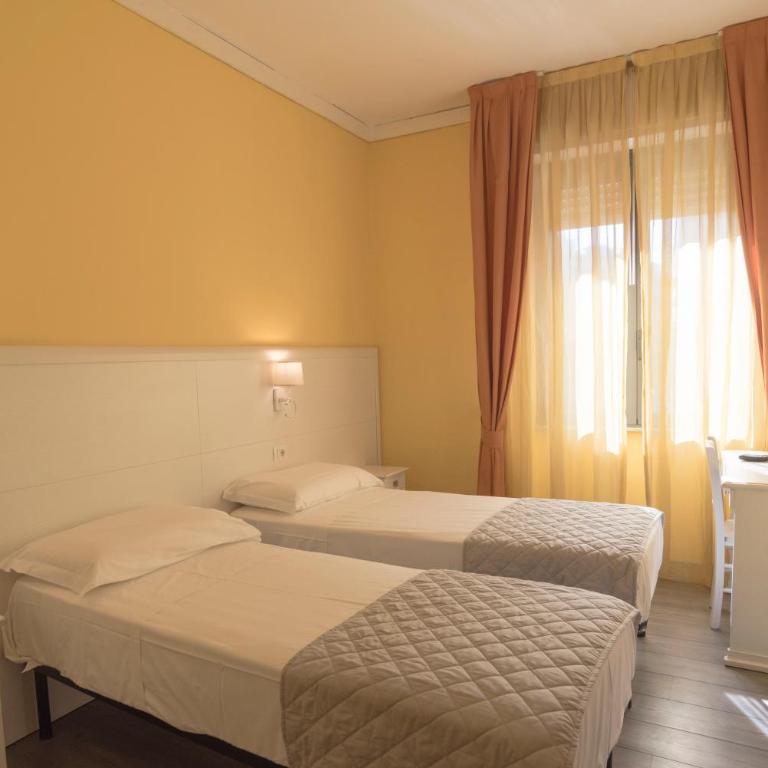Hotel Marisa - Camera Matrimoniale/Doppia con Letti Singoli - 5