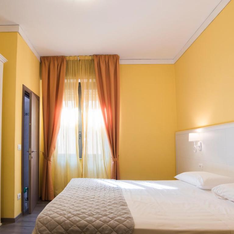 Hotel Marisa - Camera Matrimoniale/Doppia con Letti Singoli - 2
