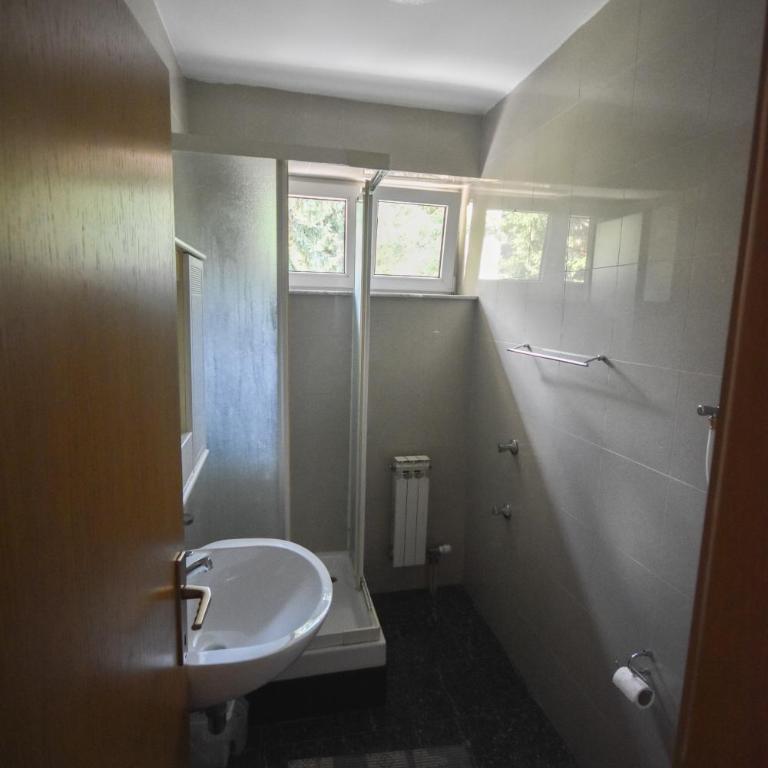 Villa Old Town - Dvokrevetna Soba sa Bračnim Krevetom i Sopstvenim Kupatilom - 6