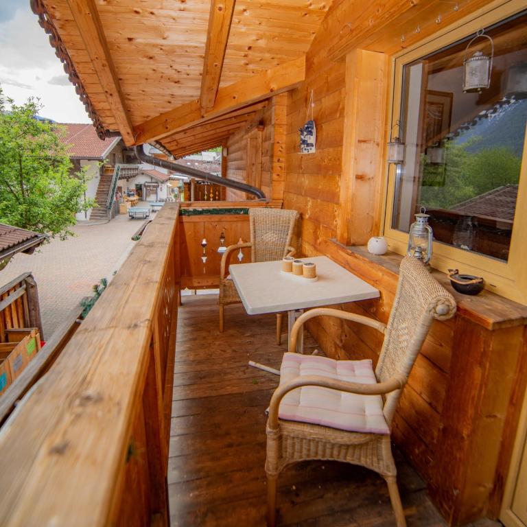 Gasthof Rafting Alm - Familienzimmer mit Bergblick - 3