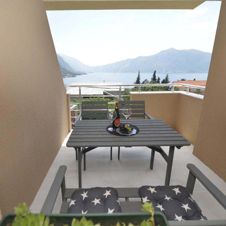 J & P Apartments Orahovac - Apartment with Sea View - 1