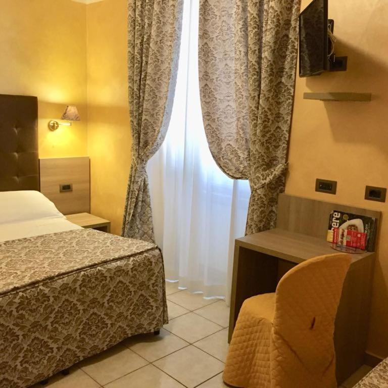 Hotel Assisi - Double or Twin Room - 18