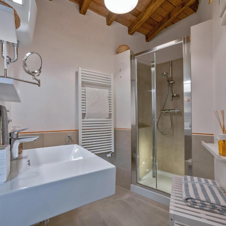 Drom Florence Rooms & Apartments - Camera Matrimoniale con Doccia - 10