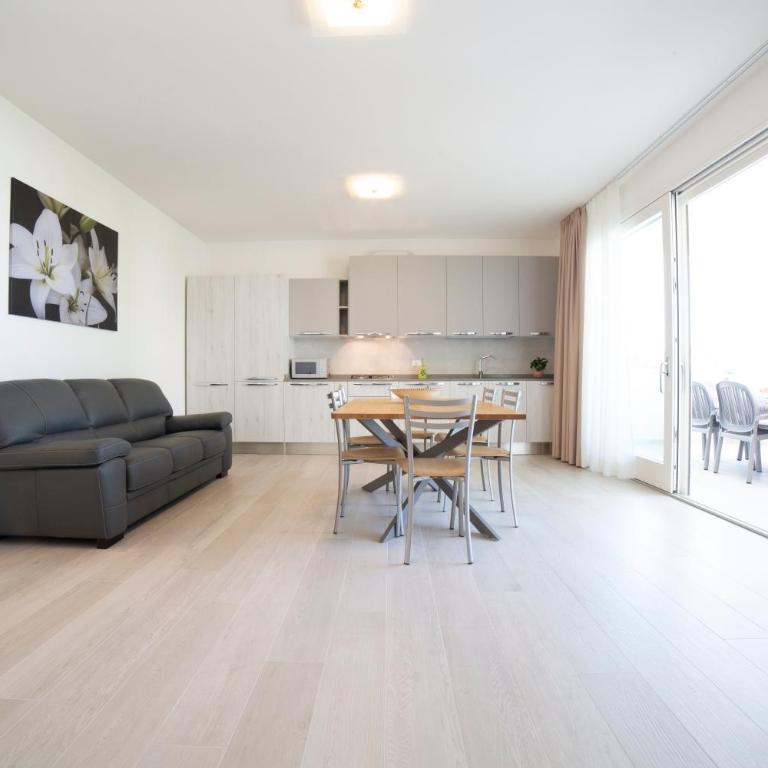 Domus Fiorita - Appartamento con 3 Camere da Letto - 13