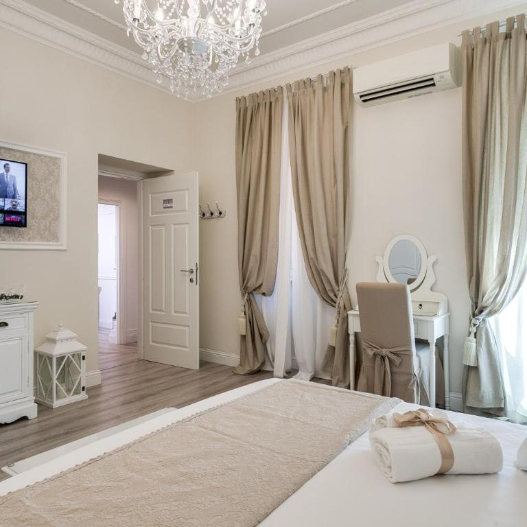 Charme & Chic Luxury - Superior Triple Room - 10