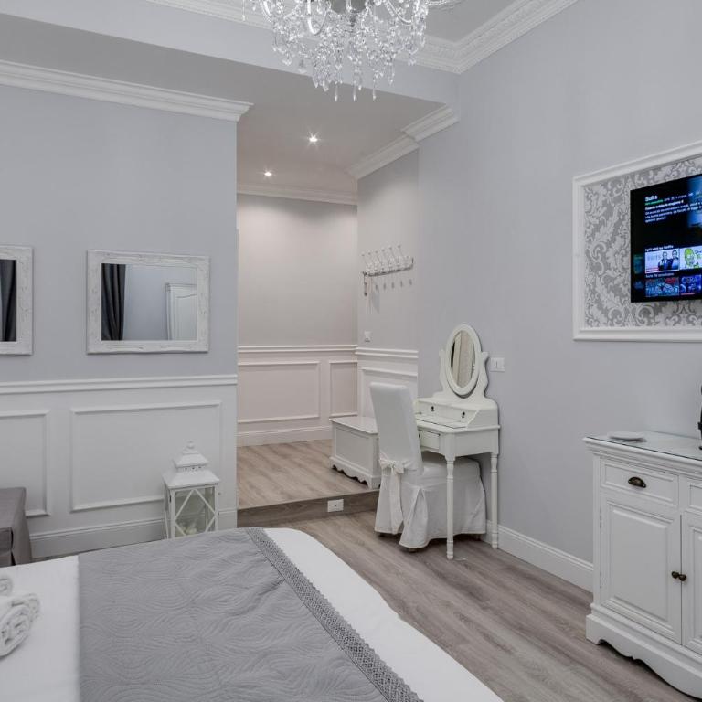 Charme & Chic Luxury - Superior Triple Room - 11