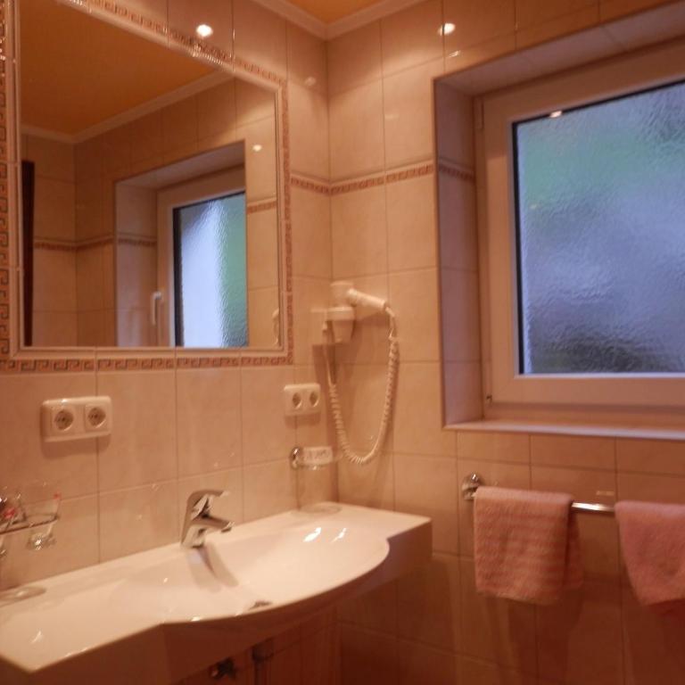 Hotel Alpenfrieden - Doppelzimmer - 6
