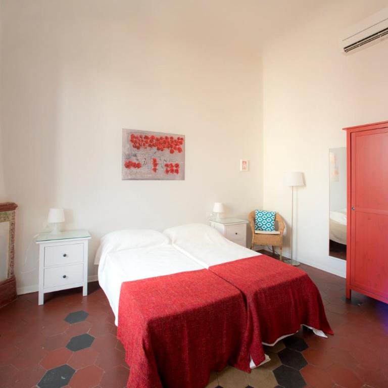 Florence Oasis - Double or Twin Room with Private External Bathroom - 7