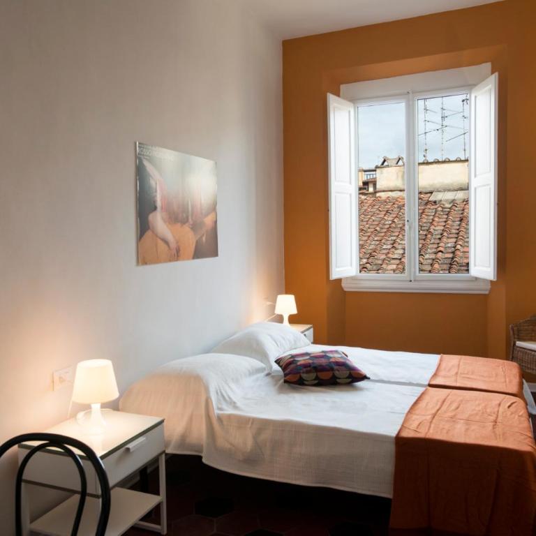 Florence Oasis - Double or Twin Room with Private External Bathroom - 1