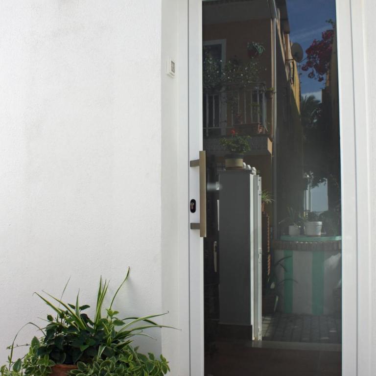 Apartamentos Angelita Plaza Beach - Apartment - 9