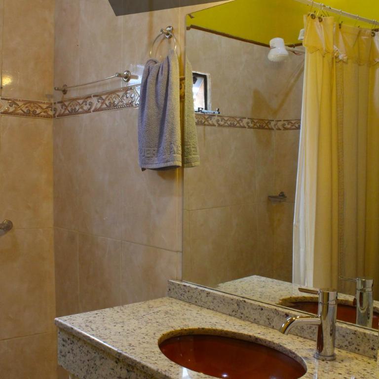 Posada Basiliza, Encarnación PY - Habitación Familiar con baño privado - 19