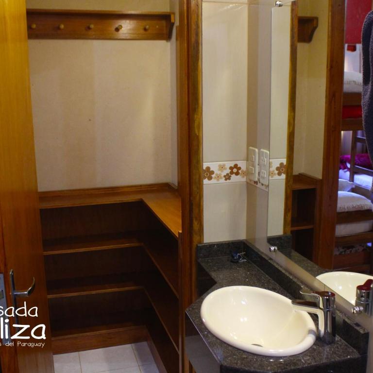 Posada Basiliza, Encarnación PY - Habitación Familiar con baño privado - 12