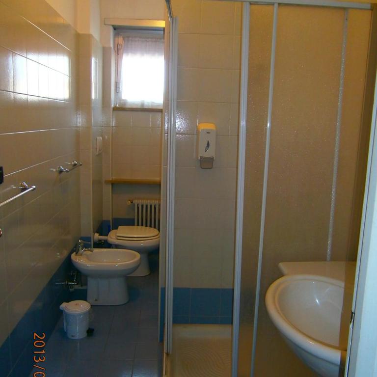 Albergo Guido Reni - Camera Matrimoniale/Doppia con Letti Singoli con Balcone - 2