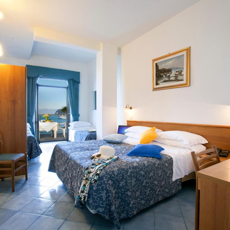 Hotel Settimo Cielo - Camera Quadrupla con Balcone e Vista Mare - 4