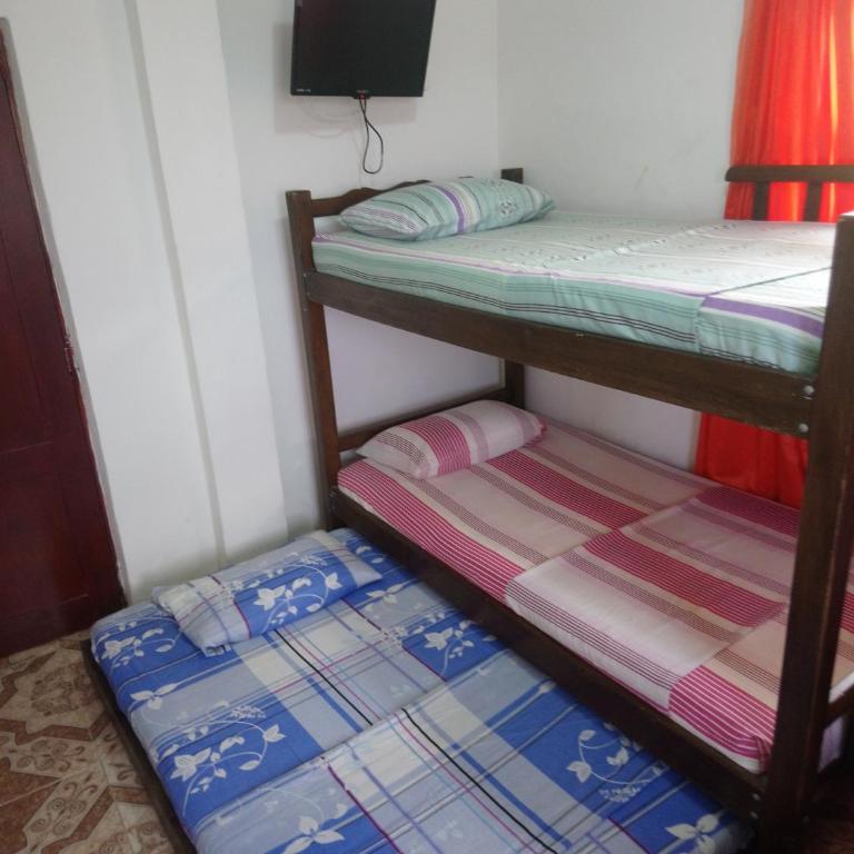 Hostal Casa Yhoanny - Habitación Familiar - 24