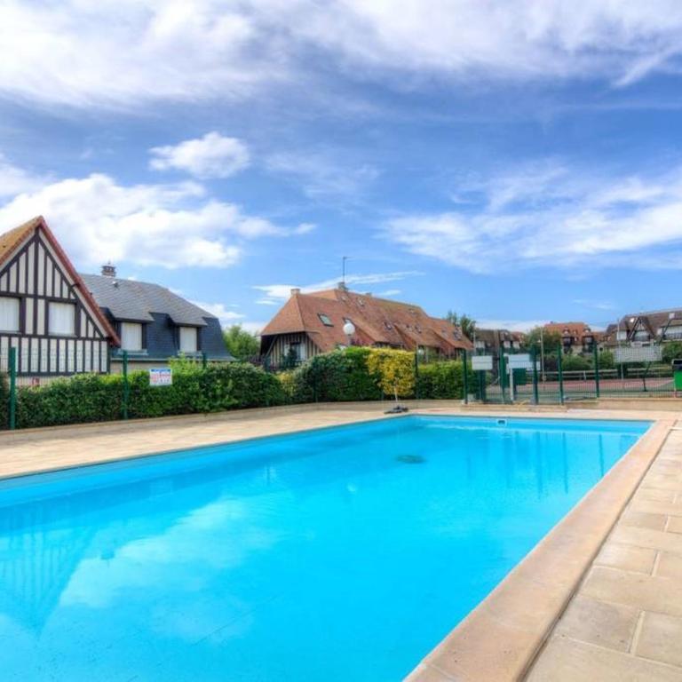 CADRE EXCEPTIONNEL: Duplex Classé 4**** Tennis, Piscine, Parking, Linge inclus, WIFI, Matériel BÉBÉ, proximité CENTRE - Appartement en Duplex - 25