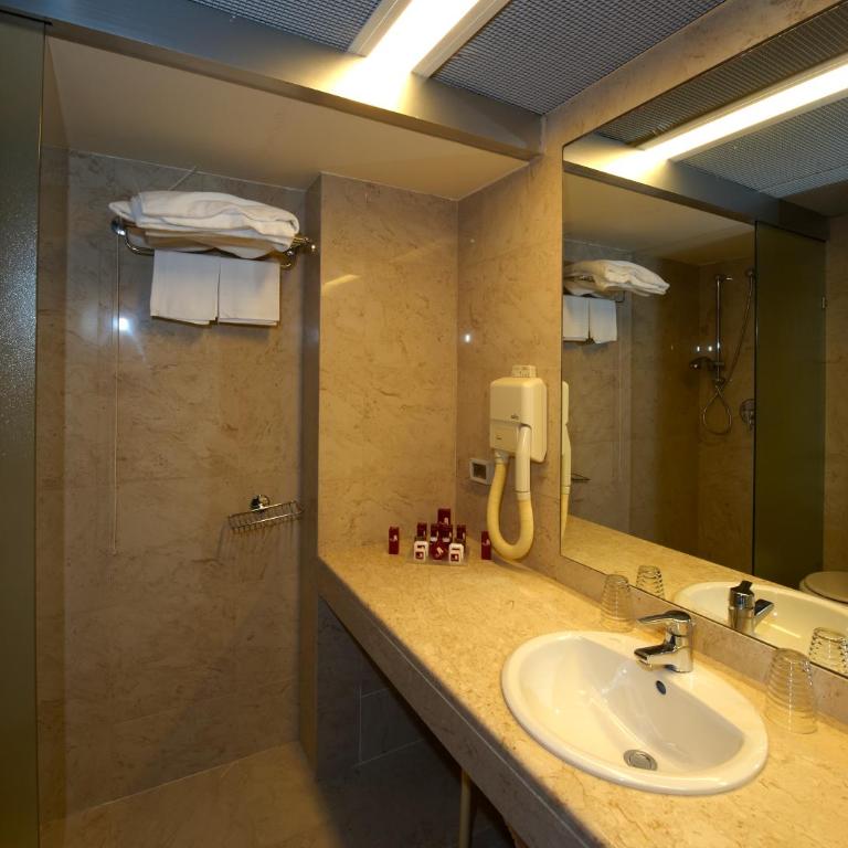 Splendid Hotel La Torre - Double or Twin Room with Garden View - 1