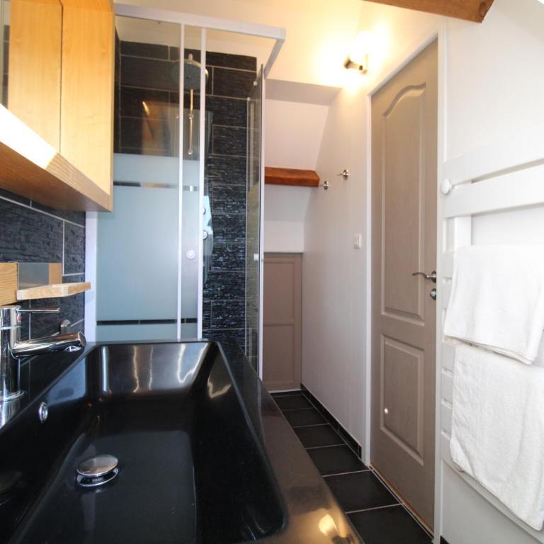 CADRE EXCEPTIONNEL: Duplex Classé 4**** Tennis, Piscine, Parking, Linge inclus, WIFI, Matériel BÉBÉ, proximité CENTRE - Appartement en Duplex - 18