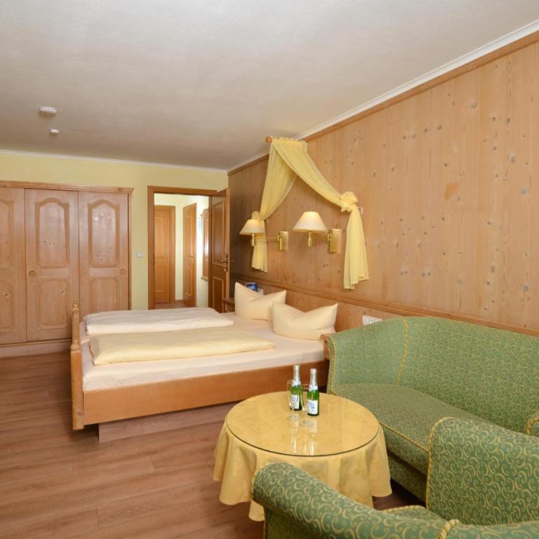 Sonnhof's Ferienresidenz - Familienzimmer mit Balkon - 2