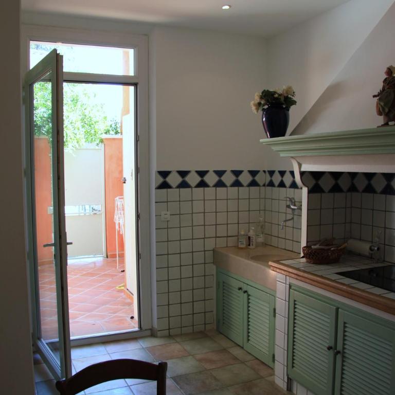 Appartement Avec Patio Et Garage Centre Ville Et Plage - Apartment - Erdgeschoss - 2