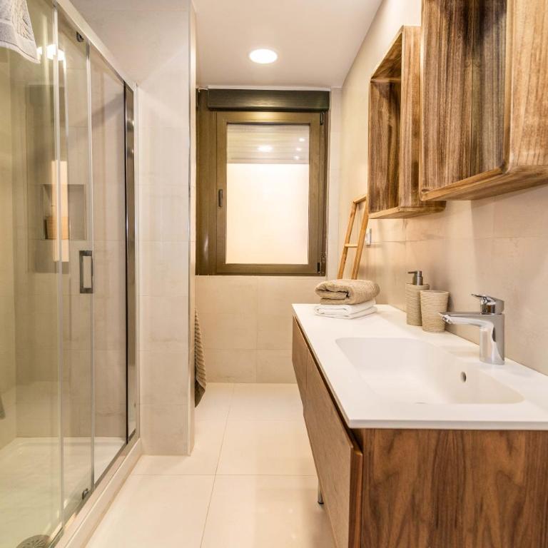 Luxury Apartment Alcazaba by Nagoa Homes - Apartment - 13